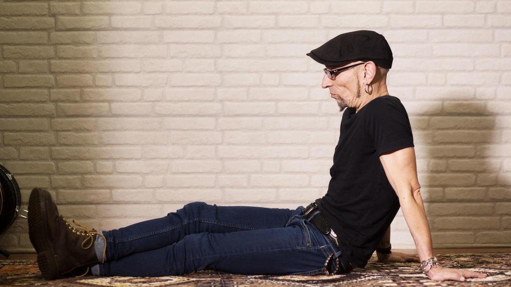 Fito Cabrales. Moeh Atitar.