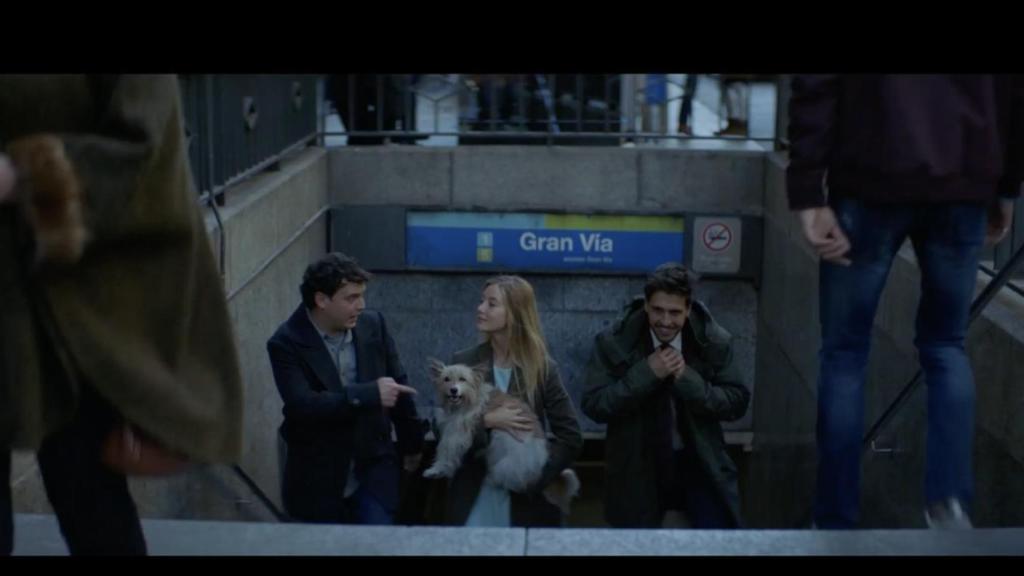 Fotograma en el que se despiden con un 'adeu'.