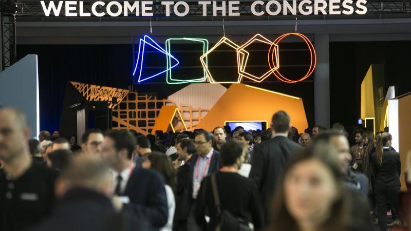 Cartel de bienvenida al entrada del evento.