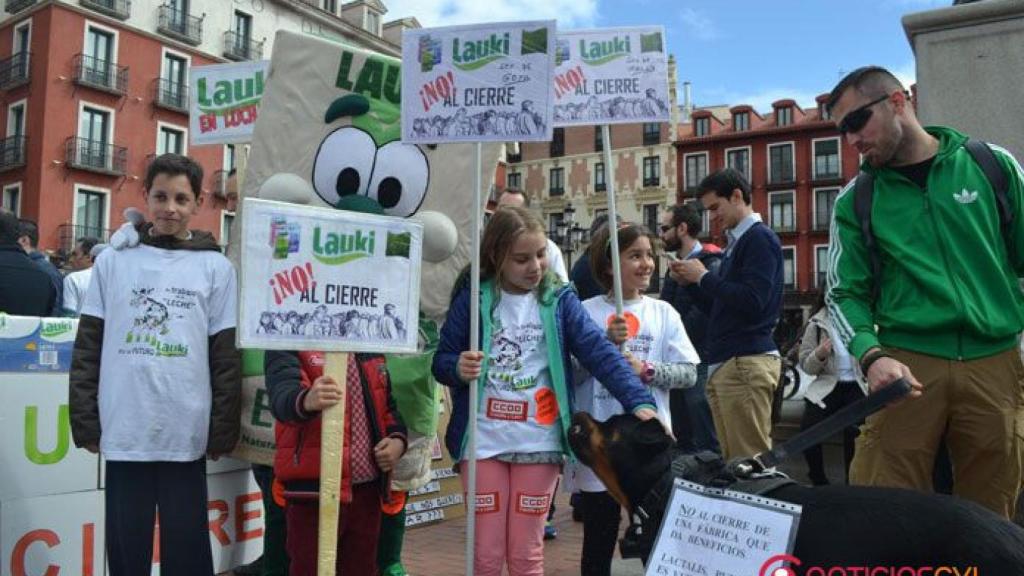 Reparto-de-Leche-Lauki-Plaza-Mayor-Valladolid5
