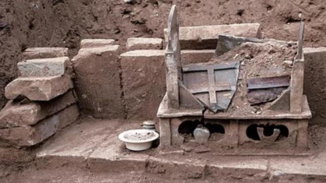 La caja de cerámica encontrada en Jingchuna, en China.