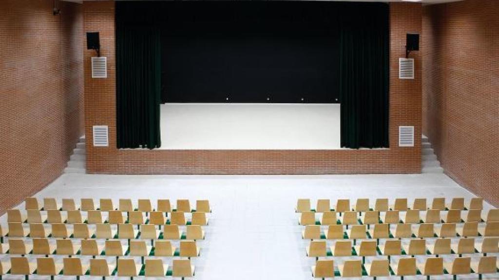 En el centro penitenciario también hay Salón de actos.