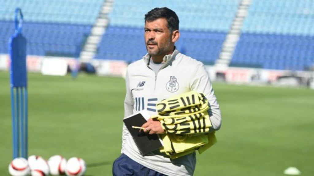 Sergio Conceiçao, en un entrenamiento del Oporto. Foto. fcporto.pt