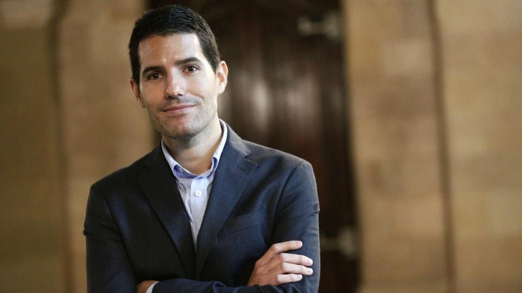 Ignacio Martín Blanco (Cs), en los pasillos del Parlament de Cataluña.