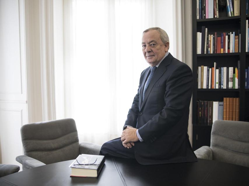 Solchaga carga duramente contra Zapatero por su gestión del Estatuto catalán de 2006.