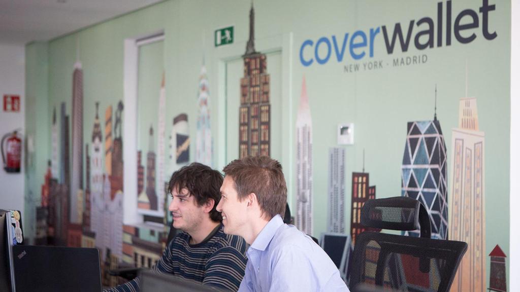 Junto a parte de su equipo.