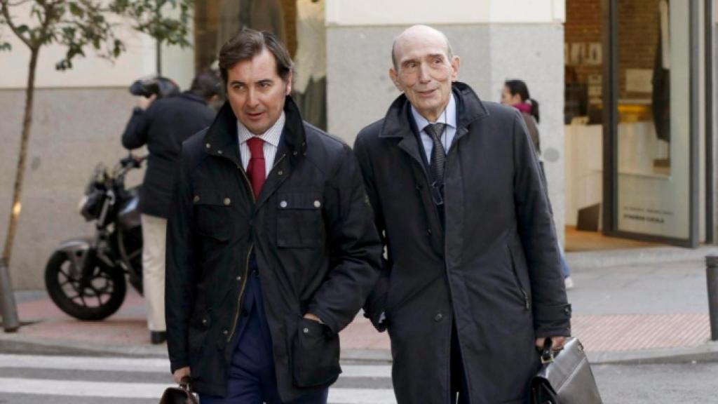 José Manuel Fernández Norniella, a la izquierda.