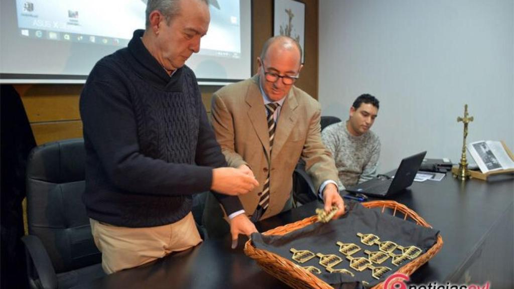 zamora cofradia santo entierro medallon