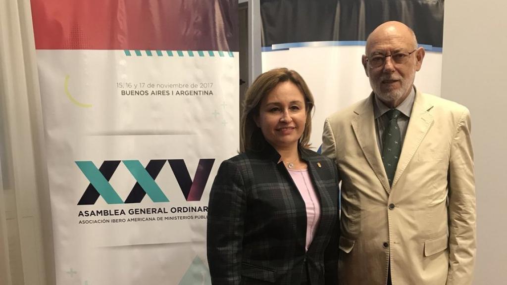 Maza, junto a la Fiscal de Panamá, durante su viaje a Buenos Aires.
