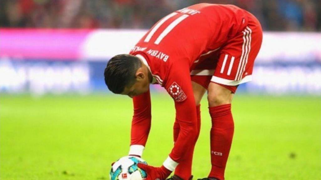 James durante el partido ante el Augsburgo. Foto Twitter (@jamesdrodriguez)