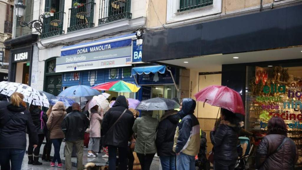 En 2016 los españoles gastaron  57 euros de media en décimos.