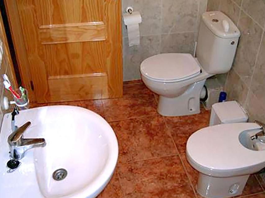 El baño de la vivienda.