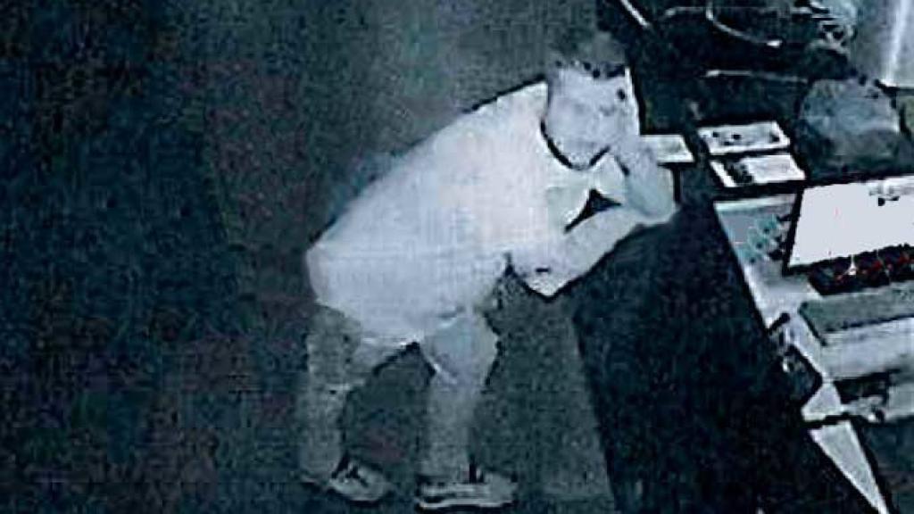 José Ángel Prenda en la recepción de un hotel minutos después de la violación.