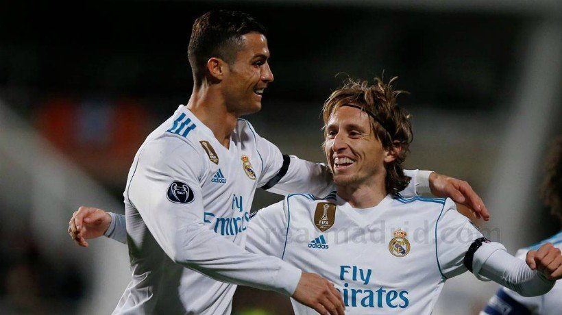 Cristiano felicita a Modric por su gol