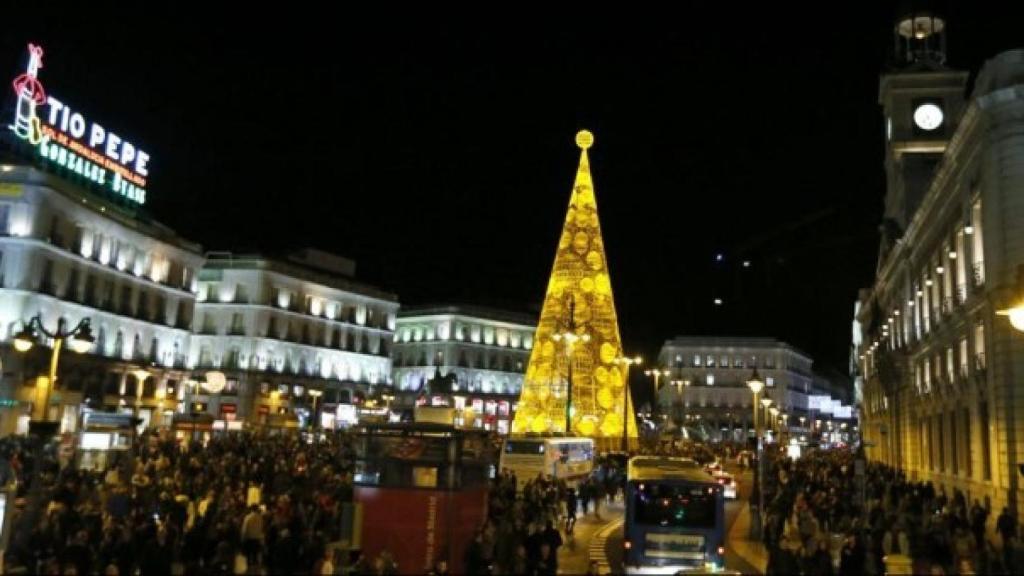 Puerta del sol en Navidad.