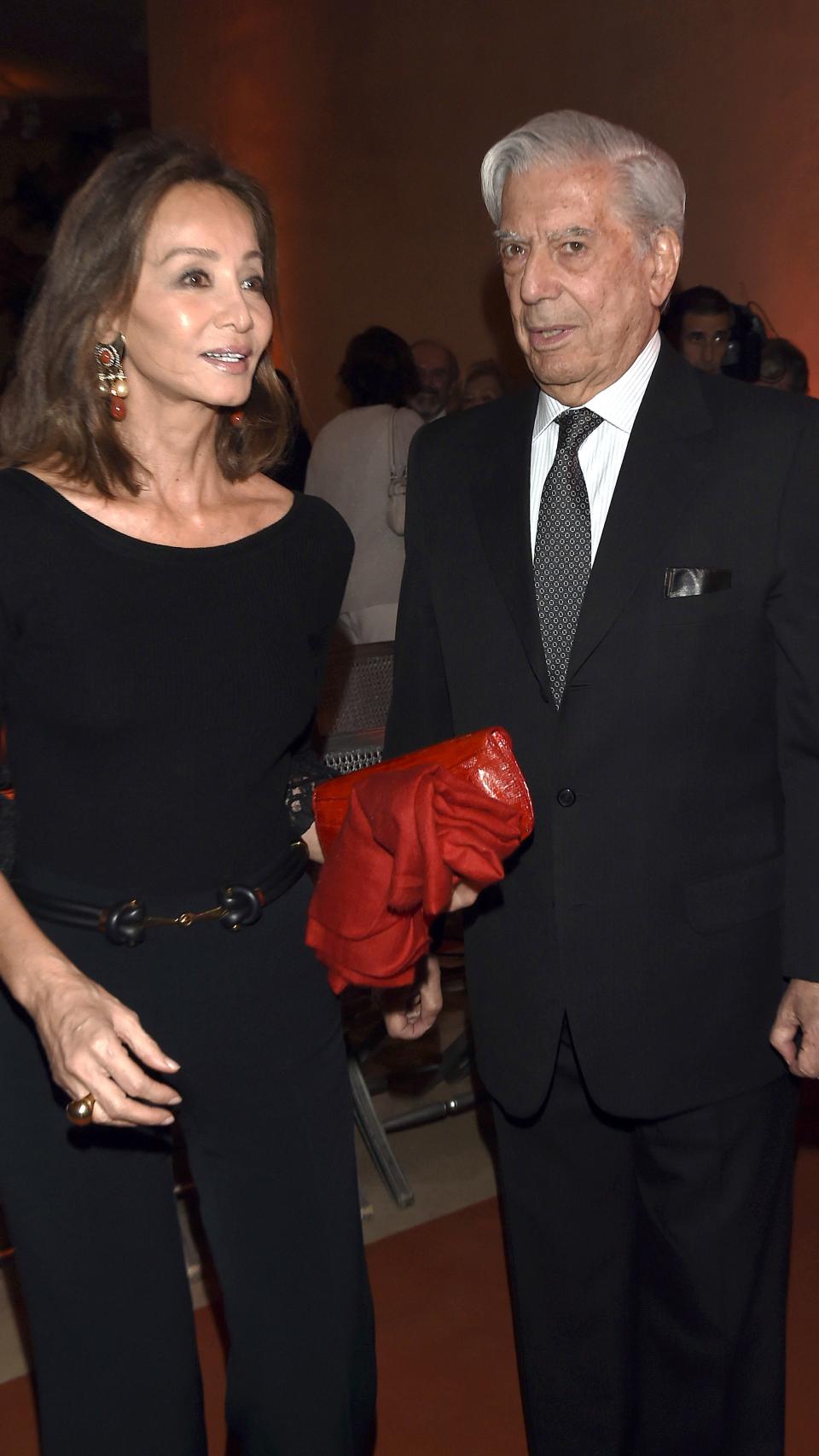 Isabel junto a Mario