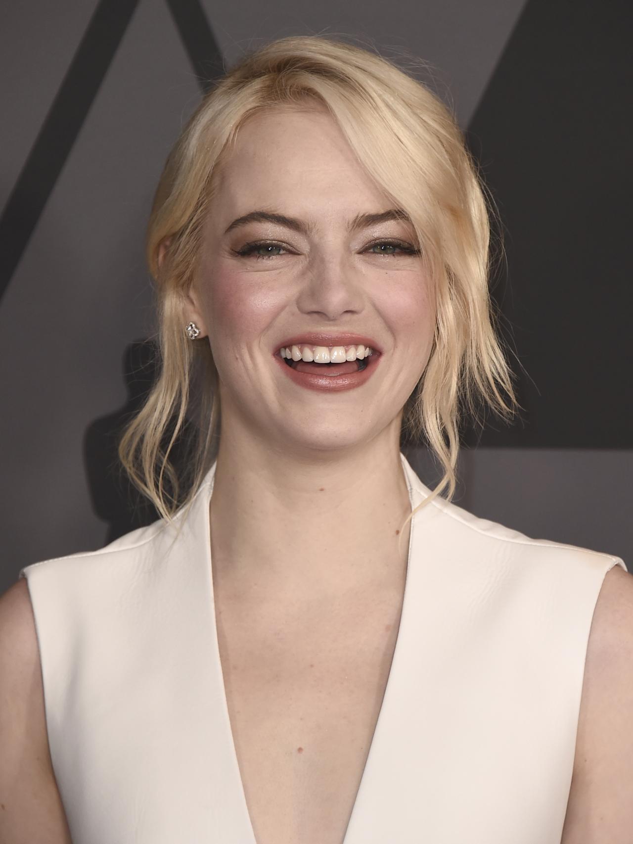 La actriz Emma Stone no esconde su felicidad.