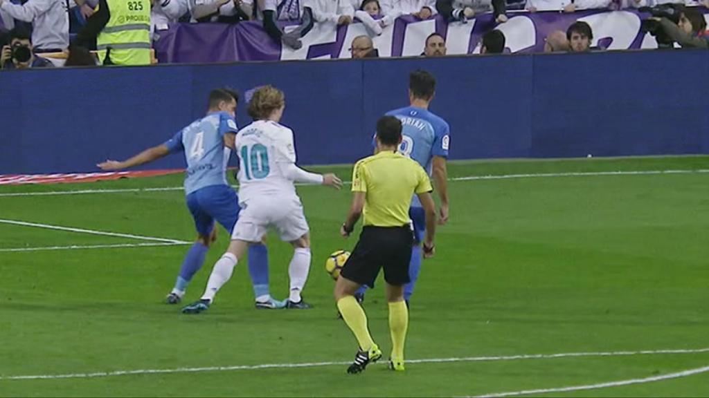 Penalti pitado sobre Modric