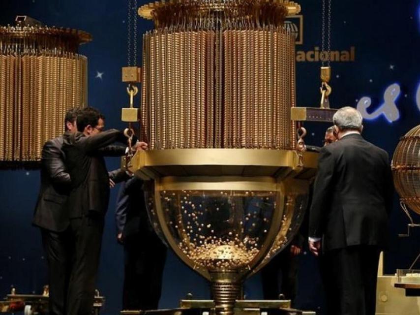 Imagen de las liras y el bombo.