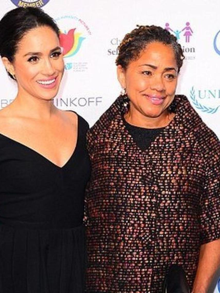 Meghan junto a su madre, Doria.