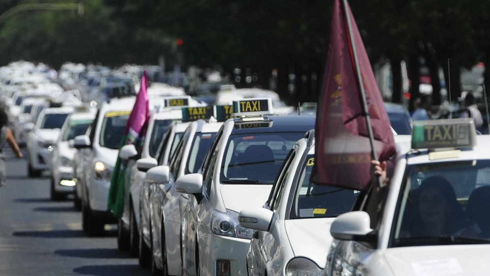 Imagen de archivo de una manifestación del Taxi en Sevilla.