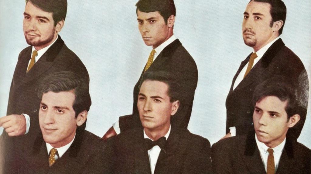 Tony Luz (primero por la derecha en la fila de arriba) en una foto de Los Pekenikes.