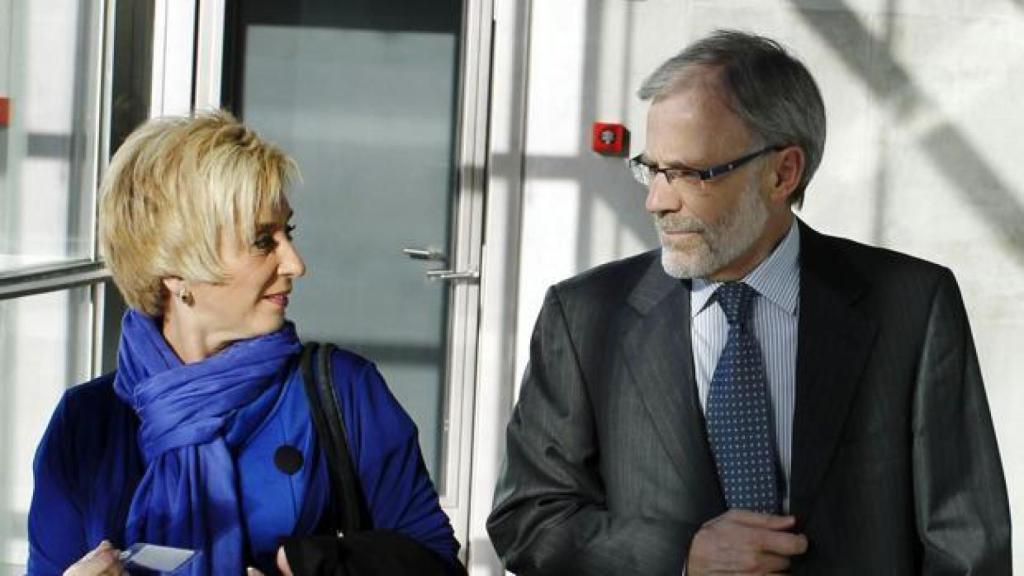 Sarasate habla con José Antonio Sánchez, Fiscal Jefe de Navarra.