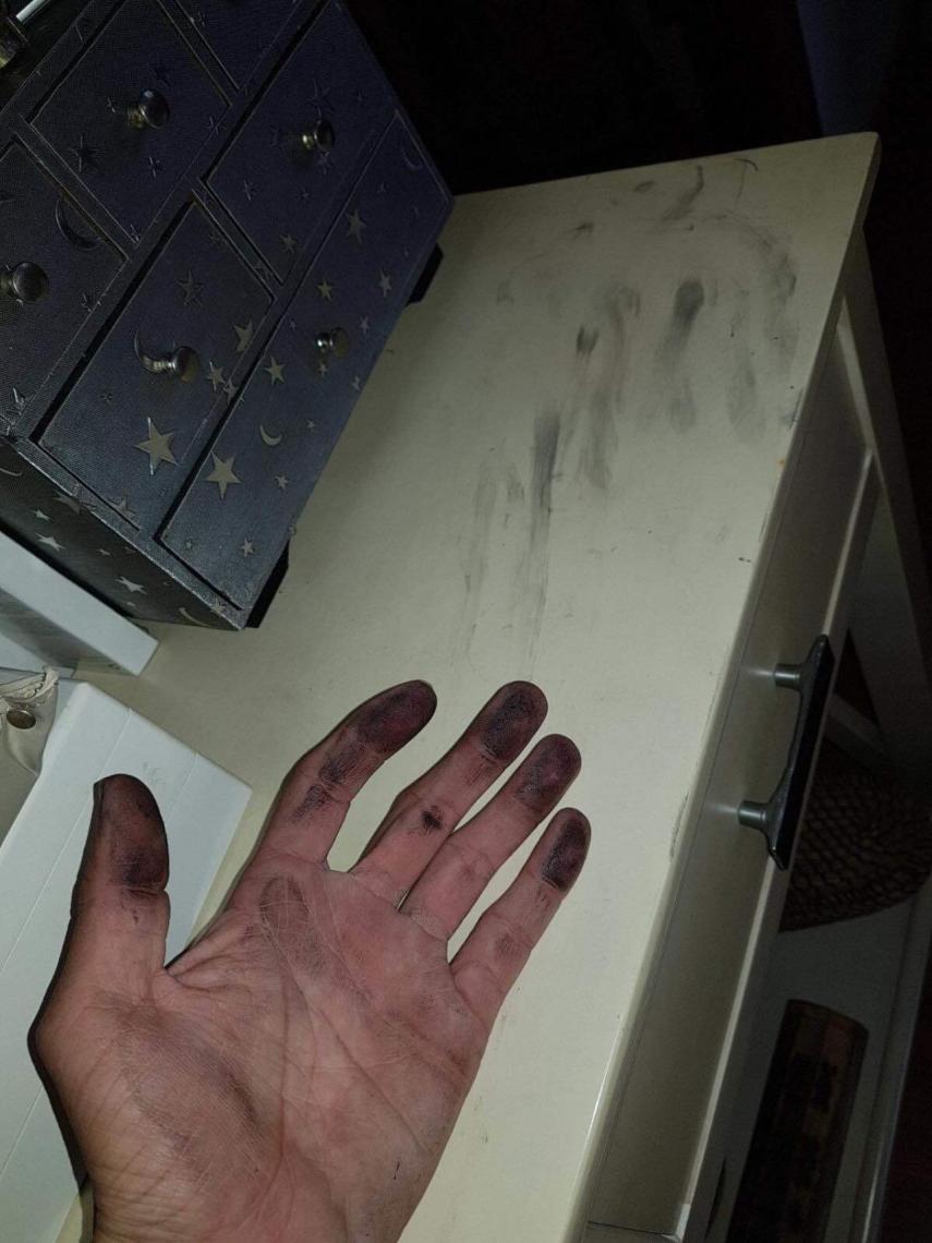 Las casas del bloque han sido afectadas y están llenas de hollín