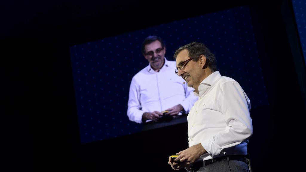 El presidente de Telefónica de España, Luis Miguel Gilpérez, fue a juego con el estilo desenfadado de Álvarez-Pallete.