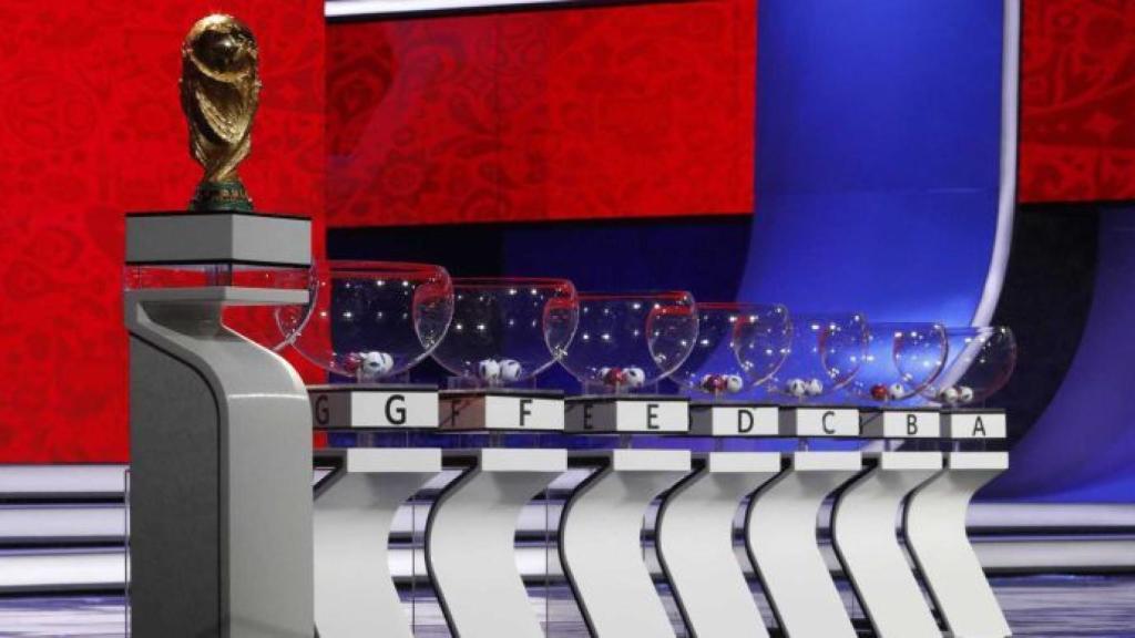 Urnas del sorteo Mundial de Rusia 2018.