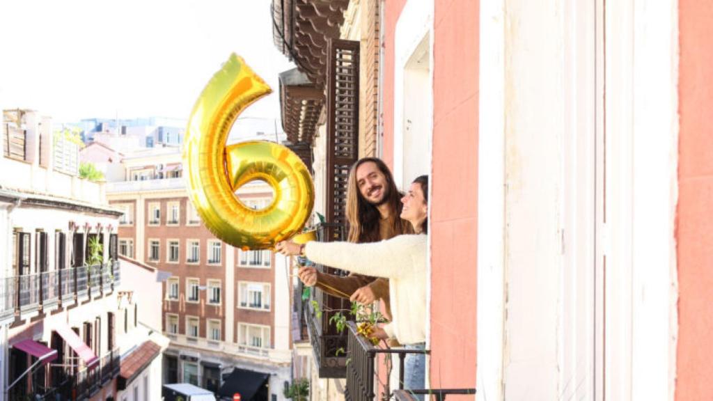 Los dos cofundadores de We Are Knitters.