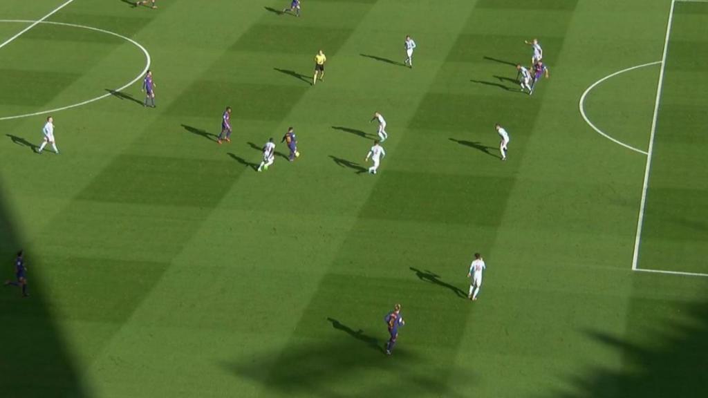 Jugada del gol de Suárez anulado por fuera de juego.