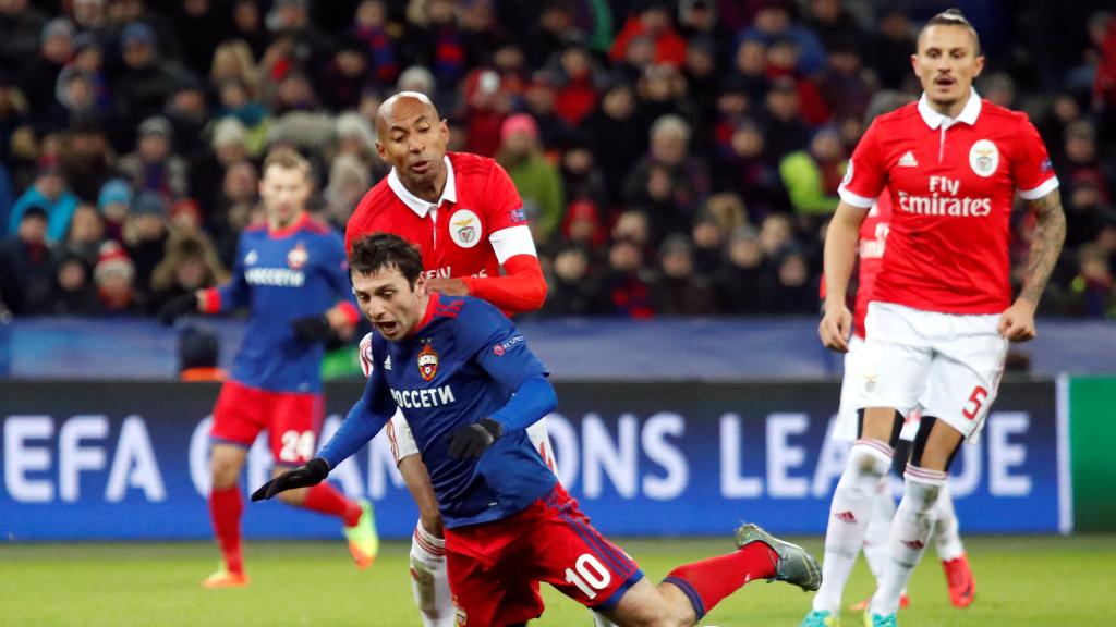 Luisao ante el CSKA de Moscú.