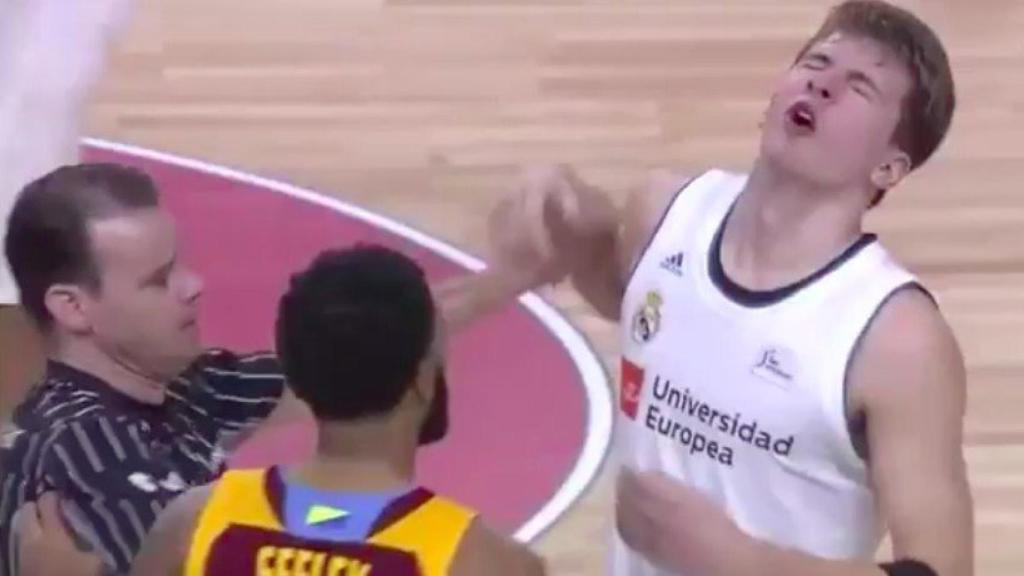 Agresión de Seeley a Doncic