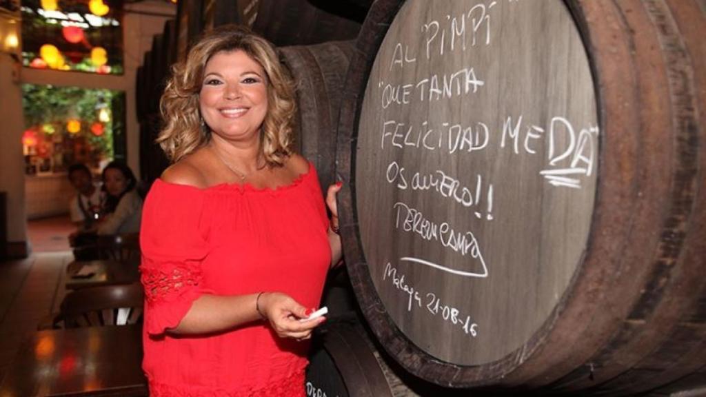 Terelu también es clienta habitual de la bodega.