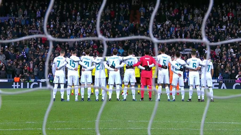 Minuto de silencio en el Real Madrid - Borussia Dortmund