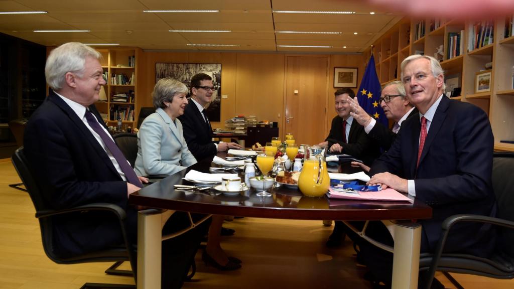 El desayuno de trabajo en el que se han firmado los papeles del divorcio