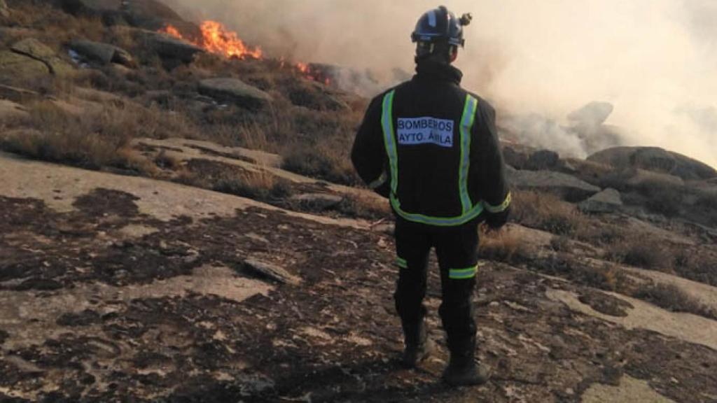 Avila-incendios-navalosa-bomberos