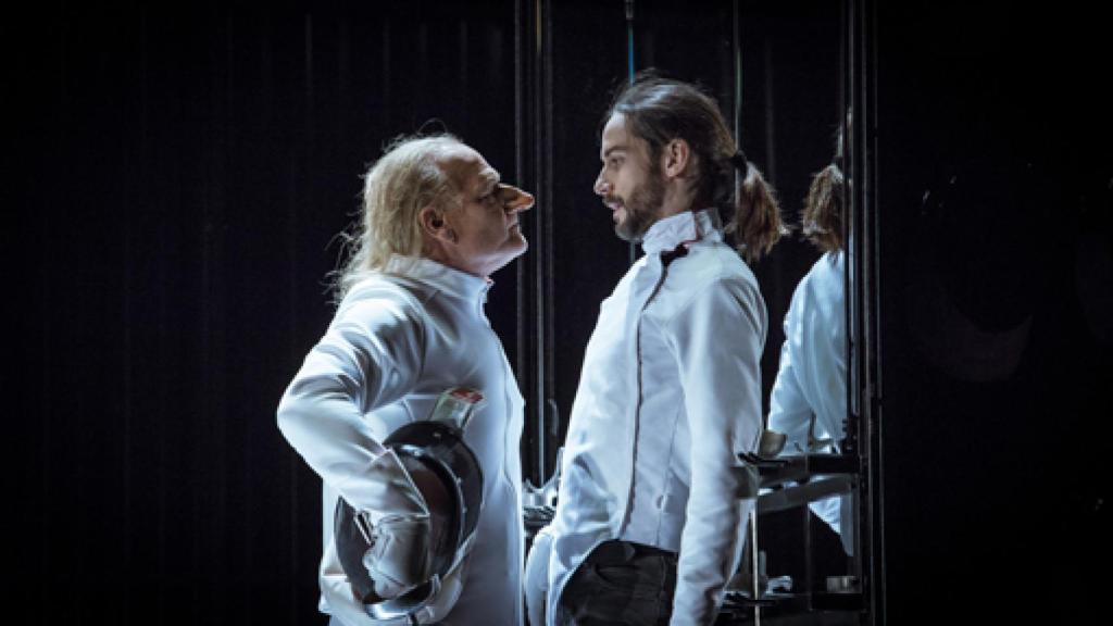 Image: Cyrano, aceptar nuestra propia nariz