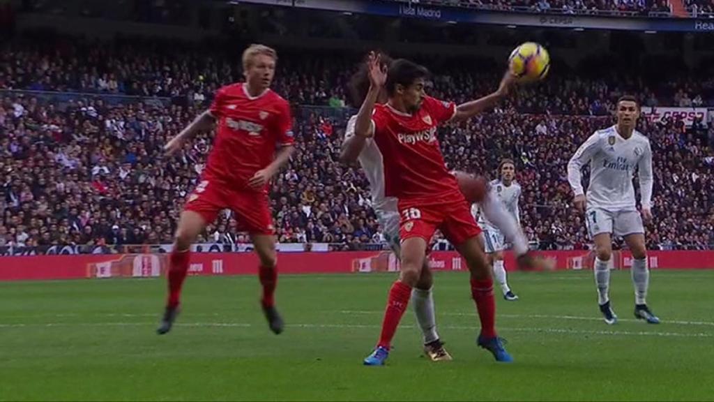 Mano sancionada con penalti a favor del Real Madrid