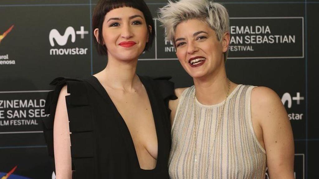 Anahí Berneri (derecha), junto a la actriz de Alanis, Sofía Gala.