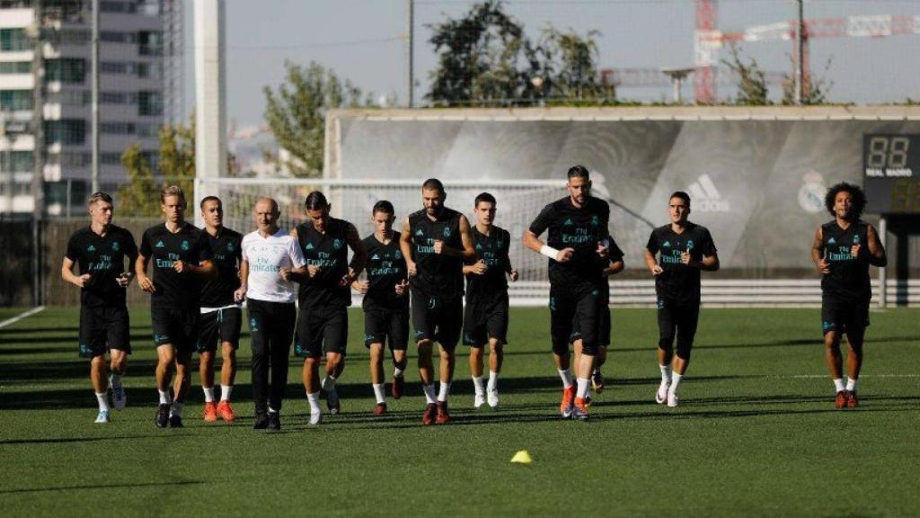 El equipo entrena con Pintus.
