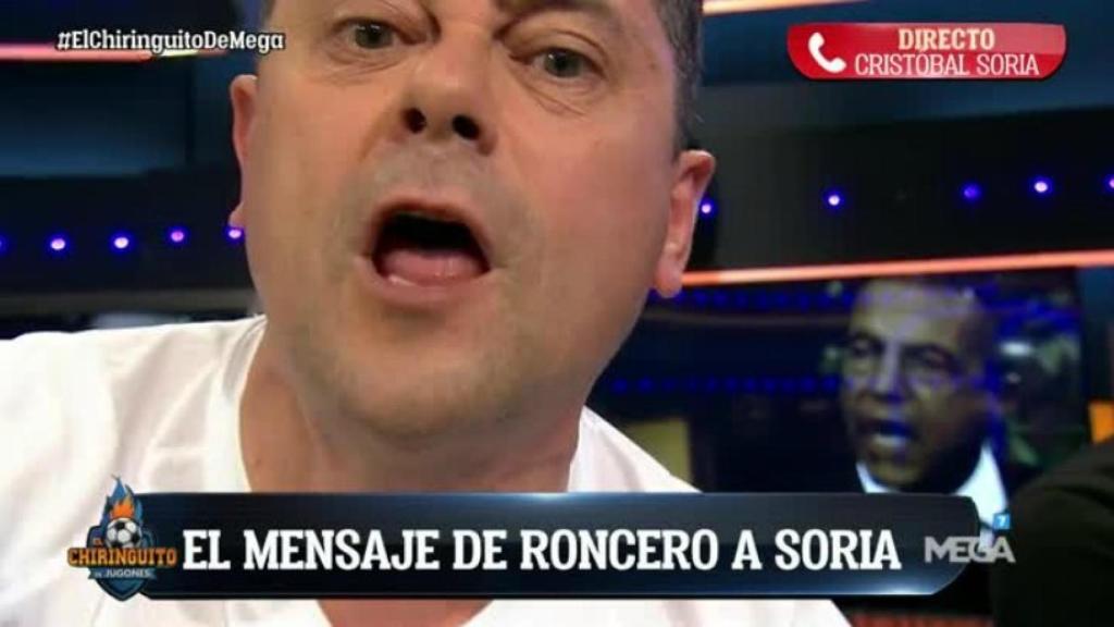 Tomás Roncero manda un mensaje a Cristóbal Soria en El Chiringuito. Foto: Twitter (@elchiringuitotv)