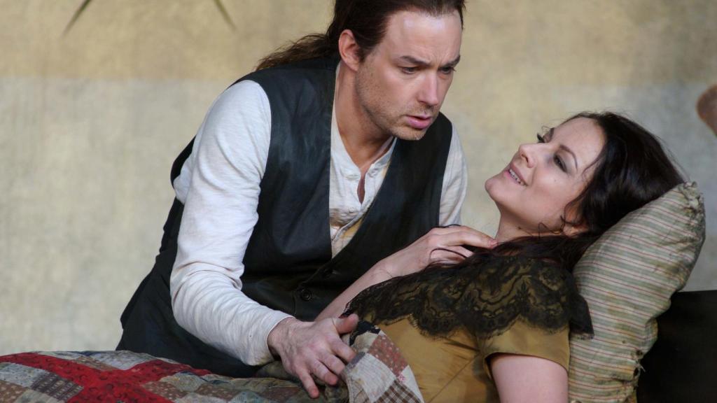 Escena del ensayo general previo a la ópera.