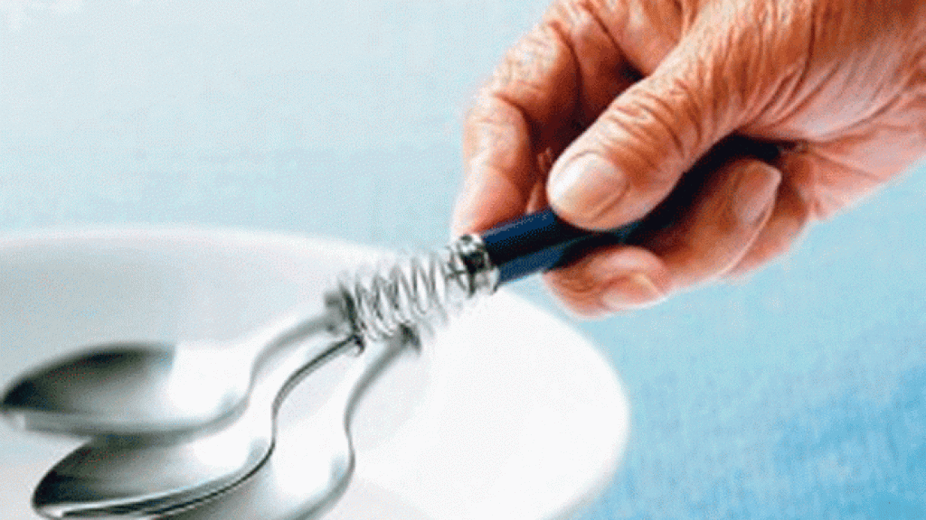 Uno de los manifestaciones más habituales de la enfermedad de Parkinson son los temblores.