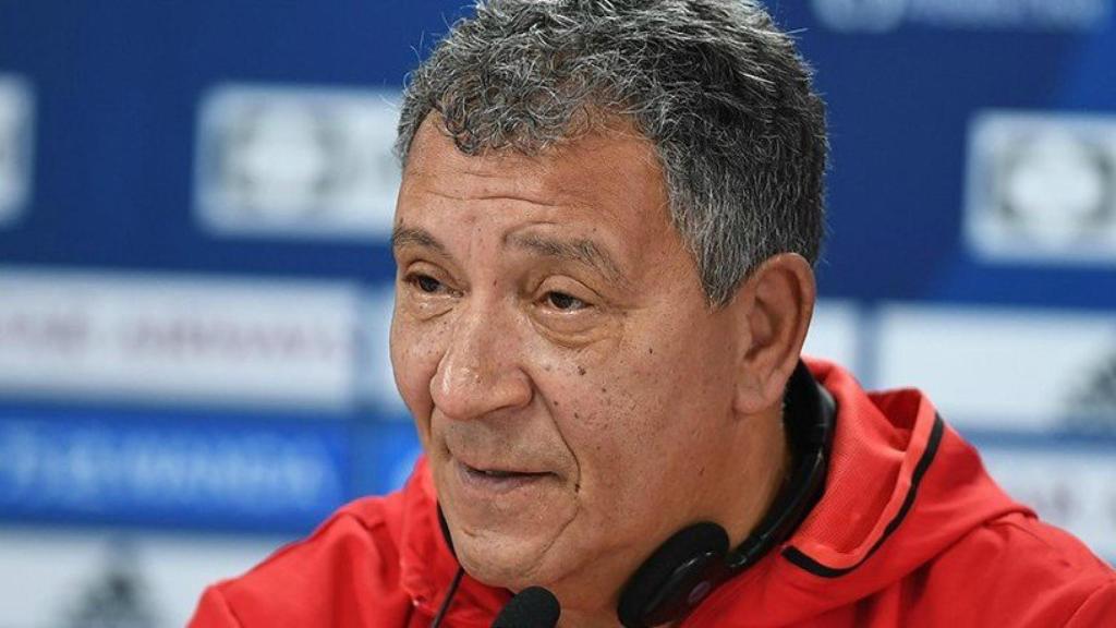 Ten Cate, entrenador del Al Jazira. Foto: Twitter (@AlJazira_uae)