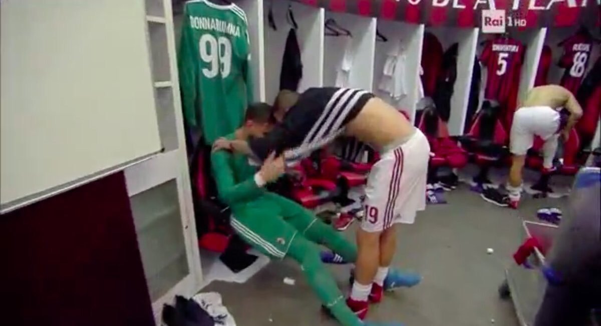 Donnarumma rompió a llorar tras la dura recepción de San Siro