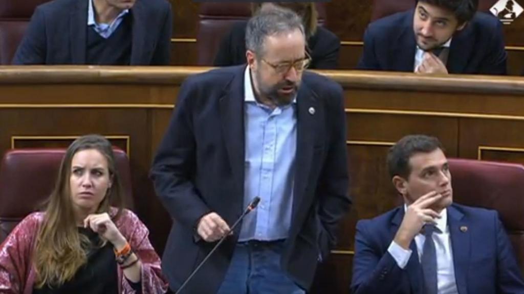 Rivera y Girauta condenan el asesinato de Zaragoza por llevar los colores de la bandera de España