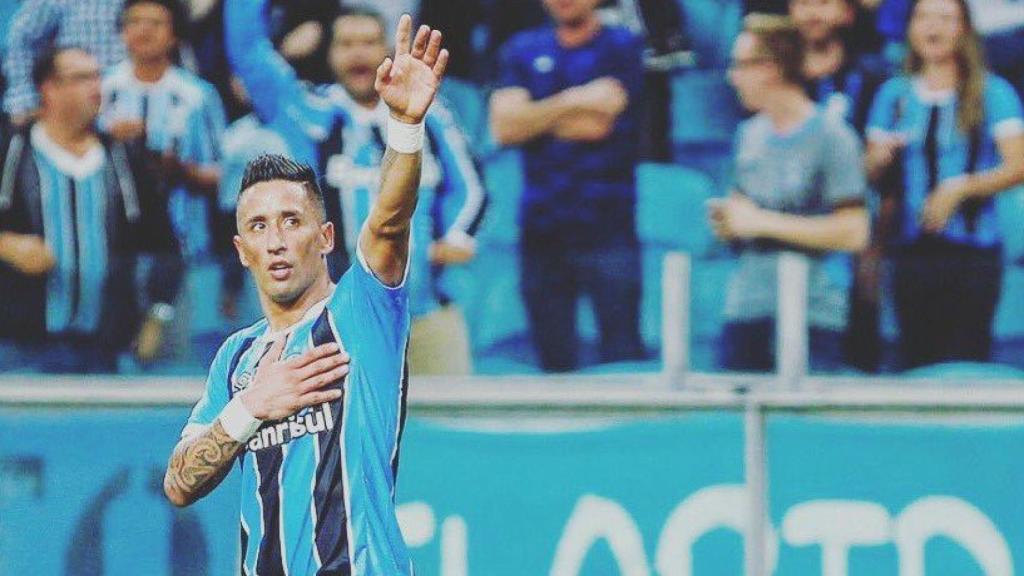 Lucas Barrios, jugador de Gremio. Foto: Twitter (@LucasBarrios_)