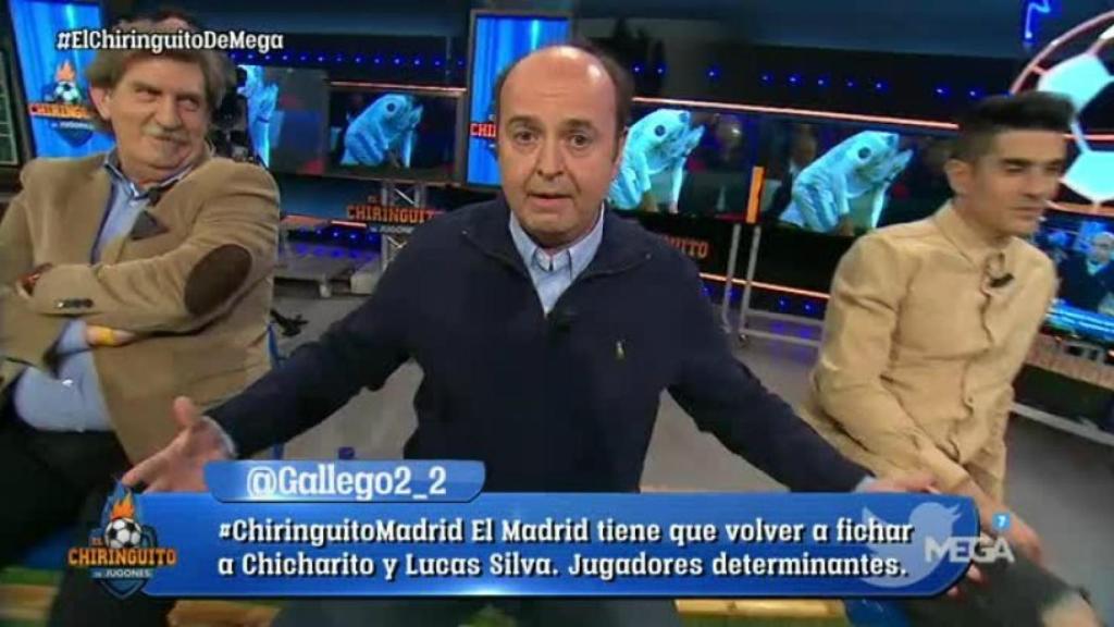 Juanma Rodríguez, entre Iñaki Cano y Álvaro Benito, en El Chiringuito. Foto: Twitter (@elchiringuitotv)